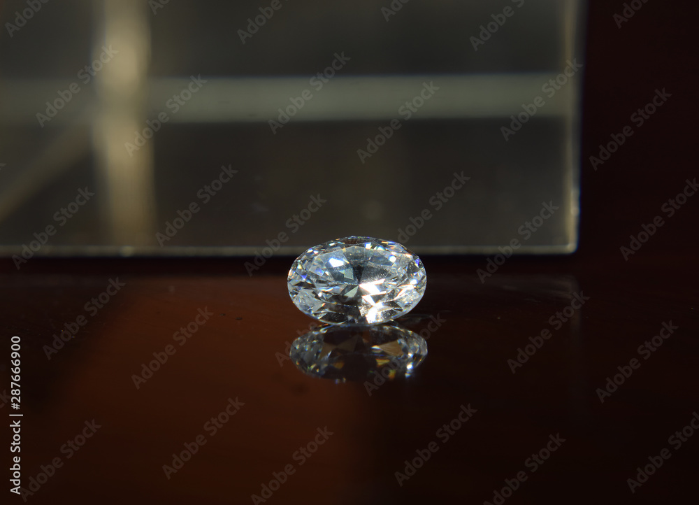 A beautiful diamond that is beautiful, shiny, clear, clean, made into a luxurious A beautiful diamond that is beautiful, shiny, clear, clean, made into a luxurious