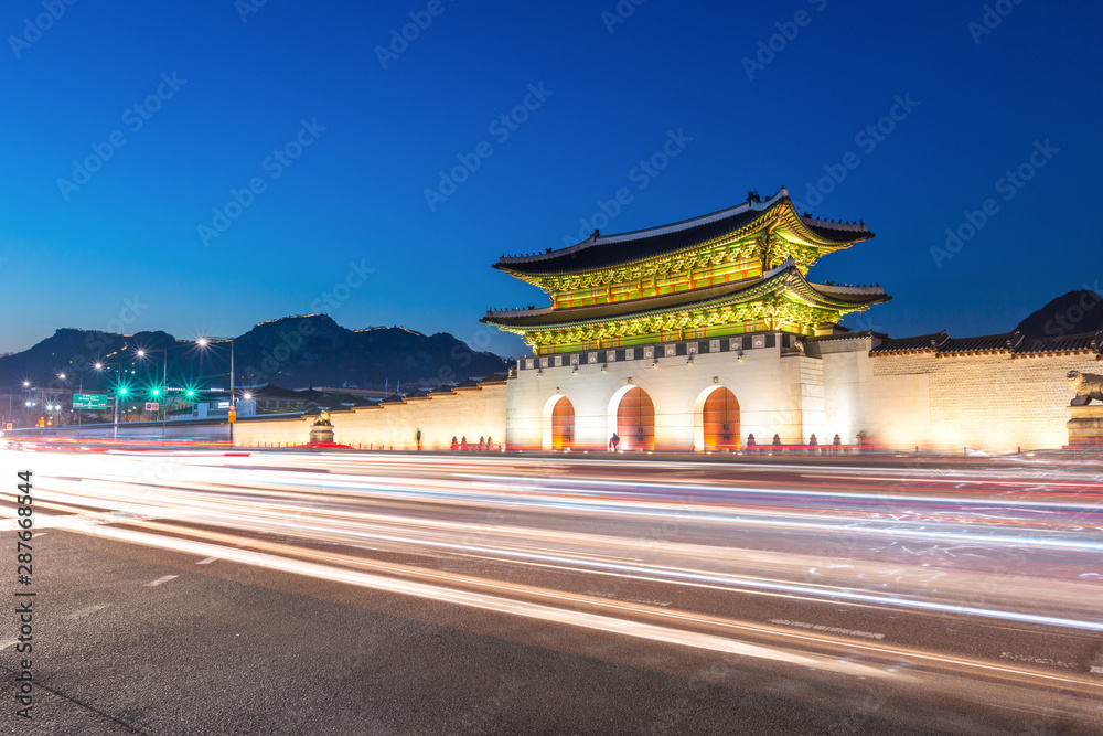 Fototapeta premium Gyeongbokgung Palace, front of Palace gate in downtown Seoul, South Korea. Name of the Palace 'Gyeongbokgung'