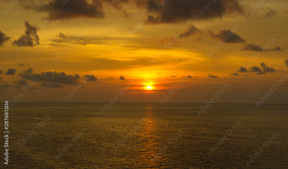 Beautiful seascape evening sunset sea and sky horizon.