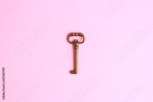 Obraz na płótnie nice antique copper closet key w salonie