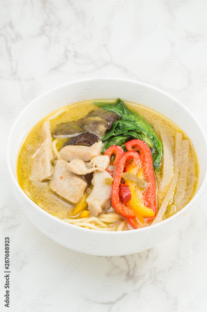 グリーンカレーヌードル グリーンカレーヌードル