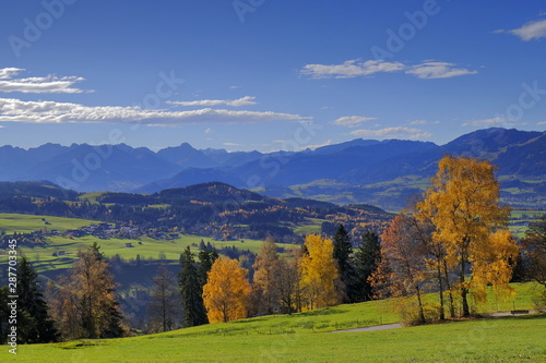Landschaft in den Alpen, Bayern, im Herbst