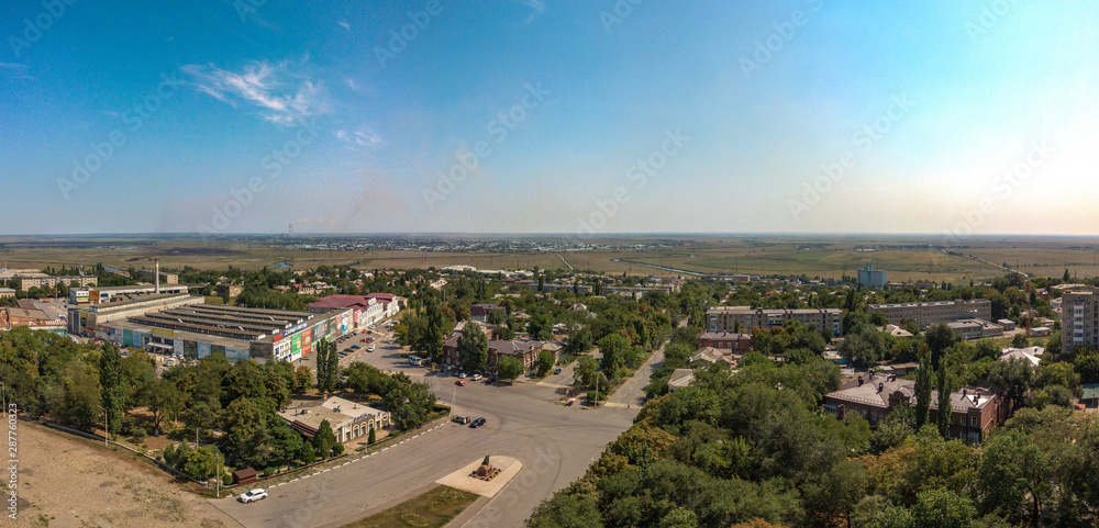 Yermak square of the official city of Novocherkassk is located at the intersection of Yermak Avenue, Platovsky Prospekt and Krasny Spusk Street.