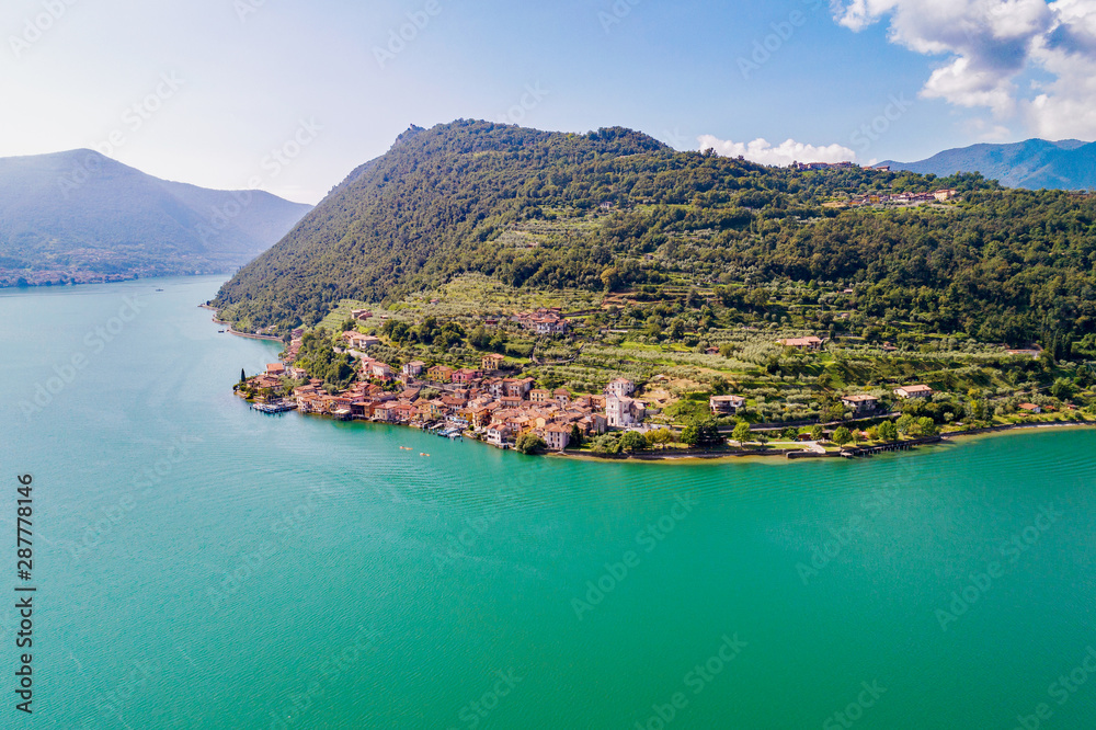 Lago D'Iseo (IT) - Carzano - vista aerea 