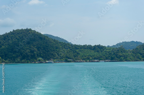 Koh chang with blue sky in summer time, Trat, Thailand. © bennnn