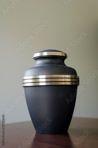 Urn