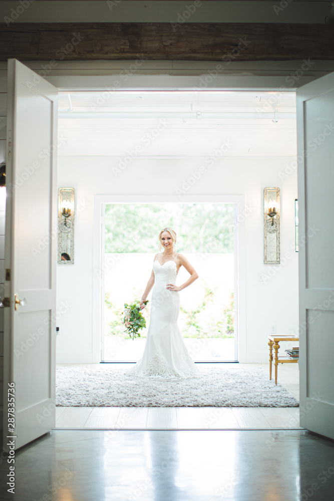 Fototapeta premium Beautiful bride before wedding