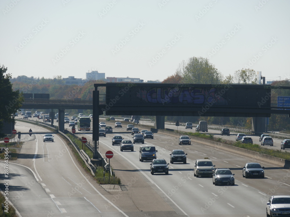 Autobahn A5 nahe Flughafen Frankfurt
