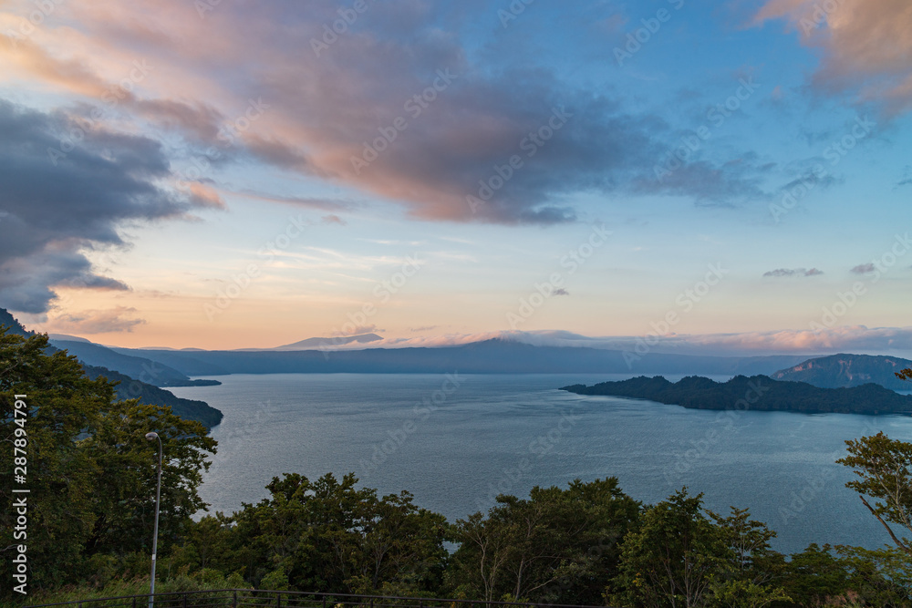  Lake Towada in the evening of autumn