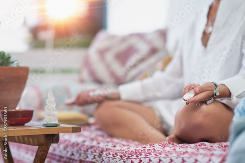Quadro su tela Crystal Healing Therapy with White Selenite Crystal Wand