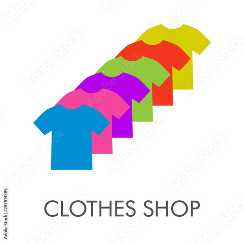 Logotipo con texto CLOTHES SHOP con camisetas en varios colores