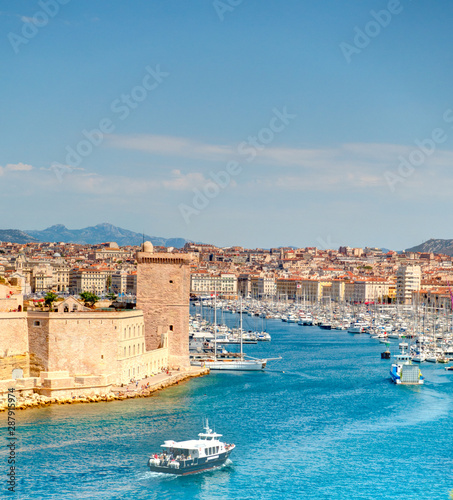 Fototapeta Naklejka Na Ścianę i Meble -  Marseille cityscape, France