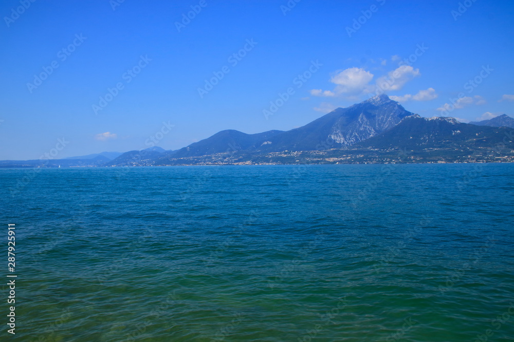 Blick auf den Gardasee bei Garda in Italien
