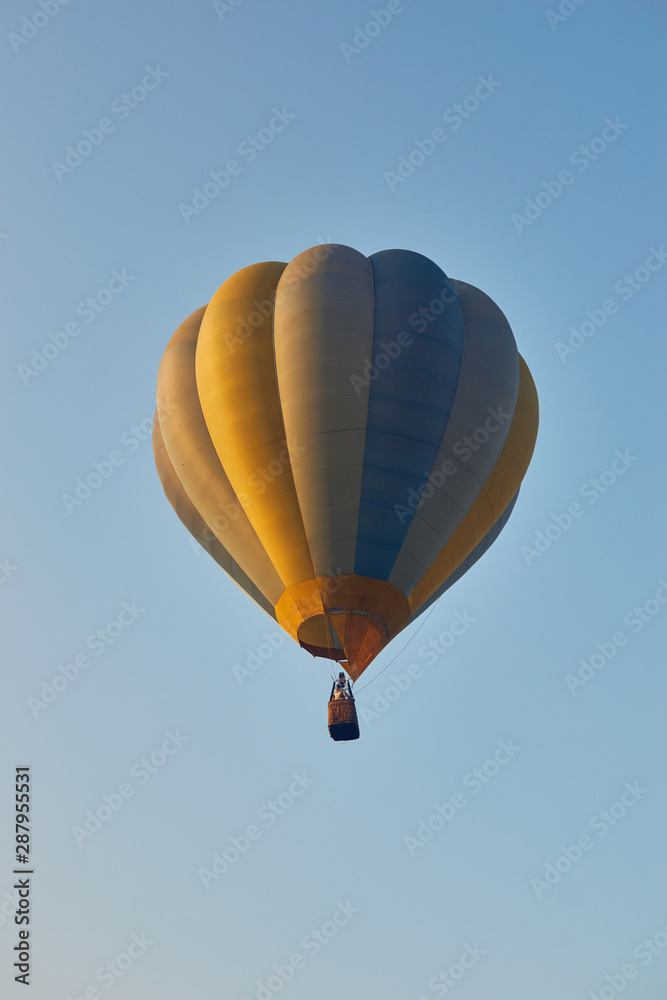 Obraz premium Berezovka, Kiev region - September 01, 2019: A hot air balloon flies in the sky.