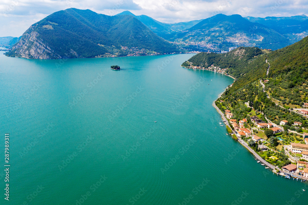 Lago D'Iseo (IT) - Peschiera Maraglio - Isola di San Paolo - vista aerea
