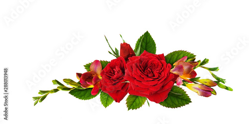 Red roses and freeyellow, s...