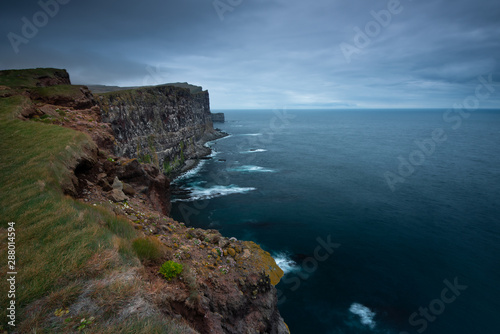 Obraz na płótnie Latrabjarg cliffs in west Iceland. w salonie