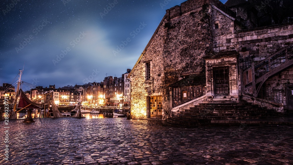 Naklejka premium night view of italy