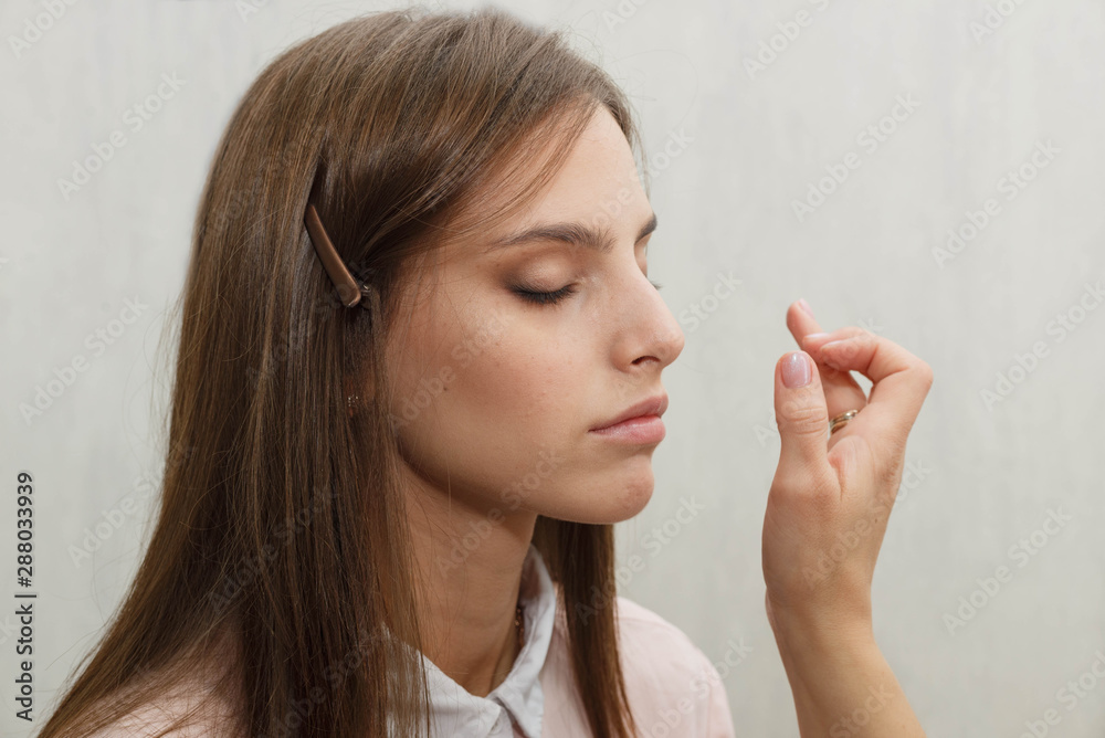 The process of removing excess tone cream. The process of removing excess tone cream.