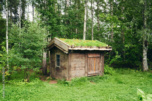 Hütte im Wald Schutzhütte Natur alt