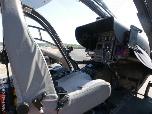 Polizei-Hubschrauber-Cockpit