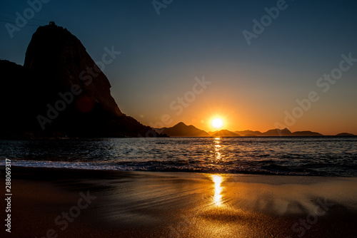 Nascer do sol - Urca - Praia Vermelha photo