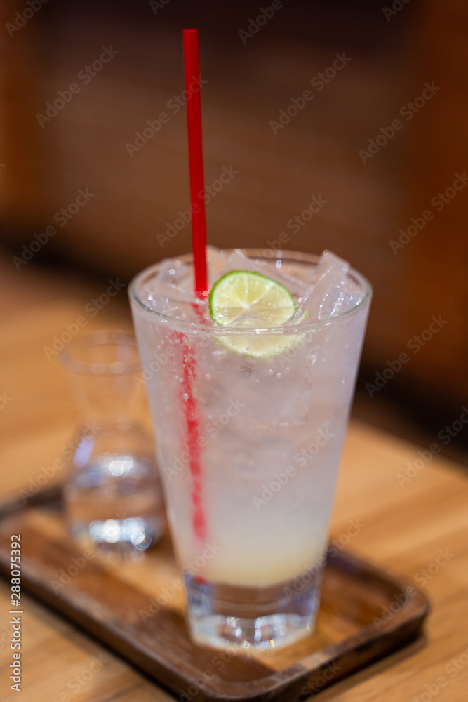 iced lemonade juice with fresh lime iced lemonade juice with fresh lime