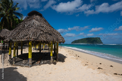 Obraz na płótnie Beach fale's on a white sand beach on Lalomanu, Samoa w salonie