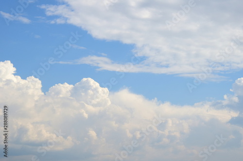 Fototapeta Naklejka Na Ścianę i Meble -  Wolken - Gewitterwolken - Regenwolken vor blauen Himmel