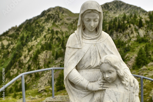 Εκτύπωση καμβά The statue of s. Anna with her daughter Maria.