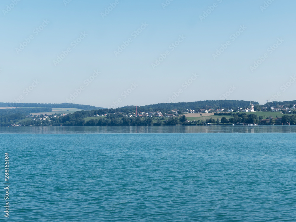 Schweizer Seenlandschaft - Der Hallwilersee. Blick von Beinwil am see nach Norden des sees