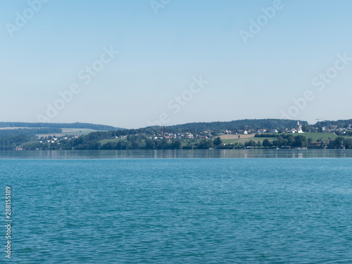 Schweizer Seenlandschaft - Der Hallwilersee. Blick von Beinwil am see nach Norden des sees © Marc