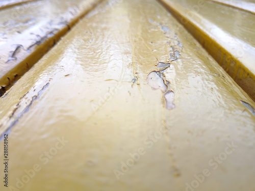 perspective view of the surface of the bench