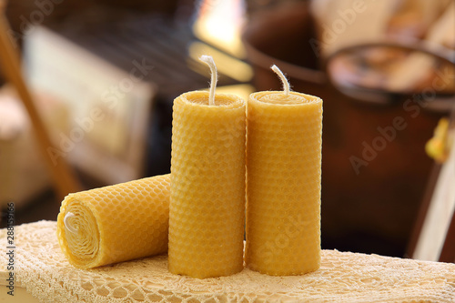 Obraz na plátně Bougie à la cire d'abeille