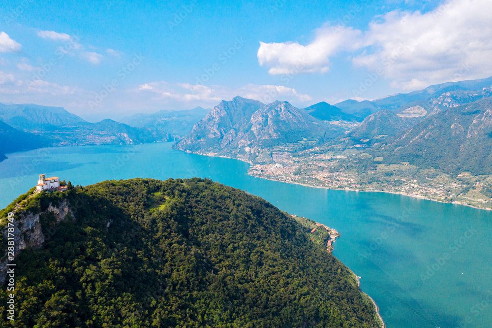 Fototapeta premium Lago D'Iseo (IT) - Monte Isola - vista aerea della Chiesa della Madonna della Ceriola 
