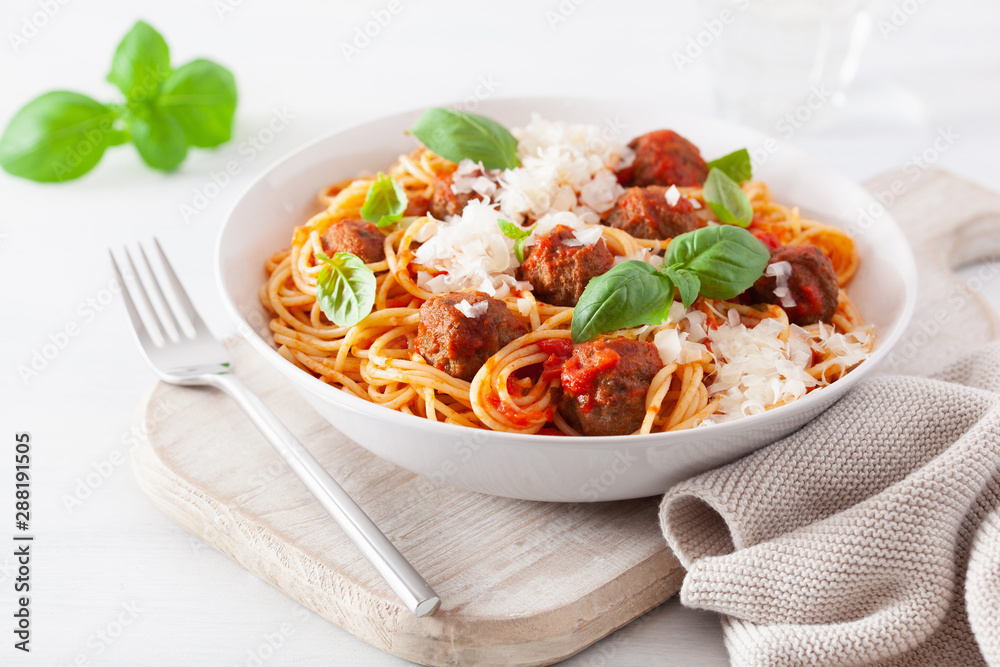 spaghetti with meatballs and tomato sauce, italian pasta