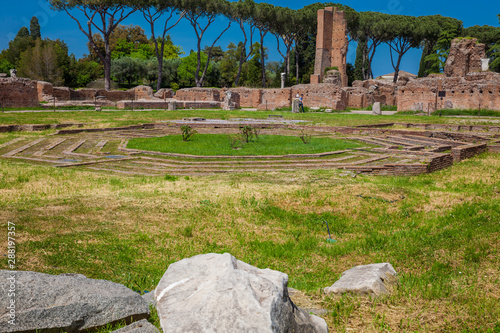 Photos ROME, ITALY - APRIL, 2018: Tourists visiting the Peristyle with octagonal island