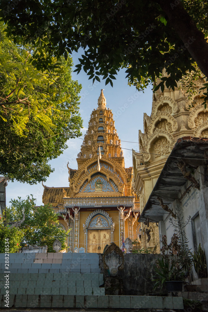 CAMBODIA BATTAMBANG WAT PHNOM SAMPEAU