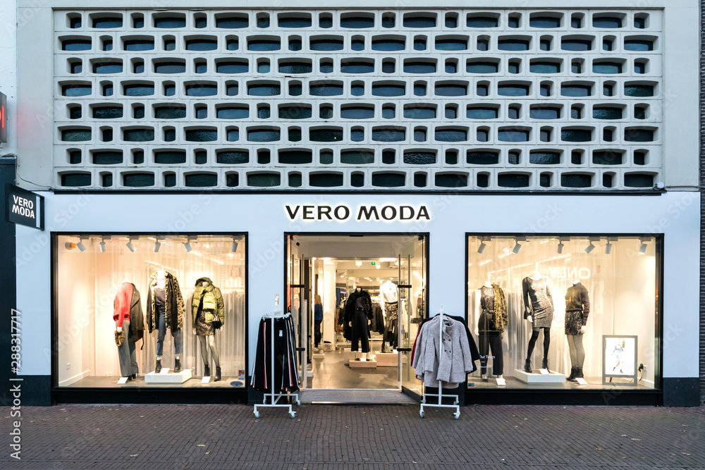 SNEEK, THE NETHERLANDS - NOVEMBER 2, 2018: Vero Moda branch. Vero Moda is a  brand of Bestseller A/S is a privately held family-owned clothing company  based in Denmark. Stock Photo | Adobe Stock