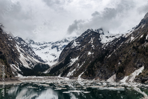 Lake Lauvitel photo