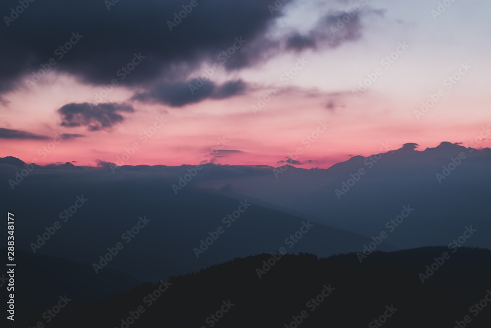 Sonnenaufgang auf denJaufenpass in Südtirol