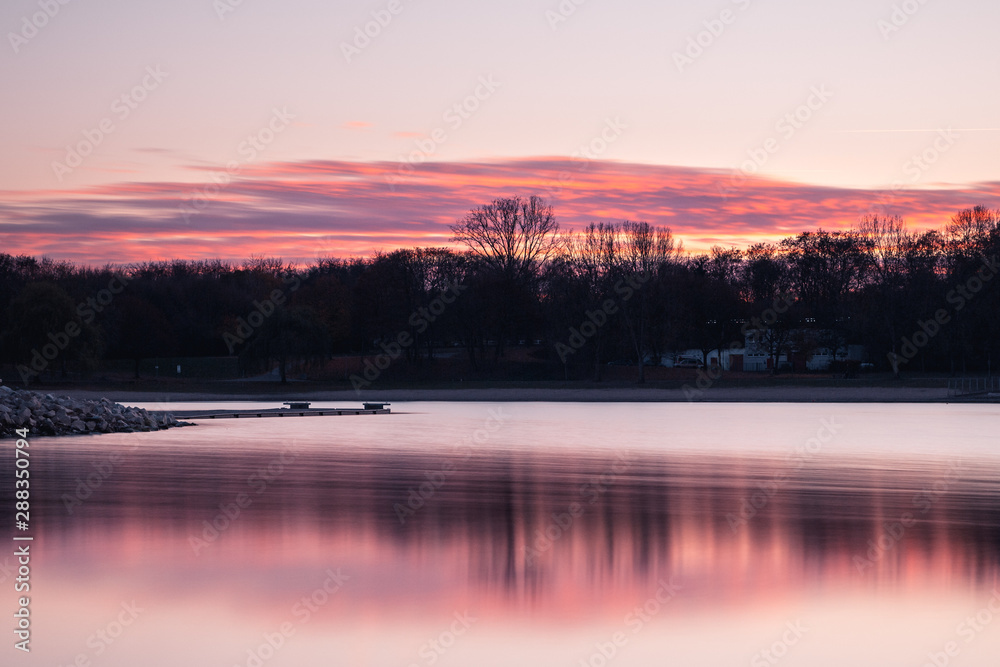 Fototapeta premium Sunset at the lake 1
