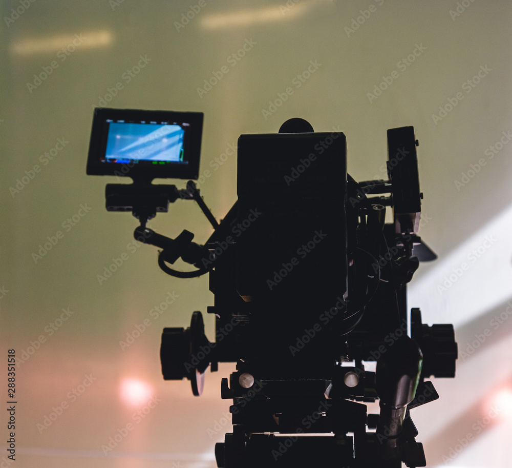 Naklejka premium on-set movie camera on the stage