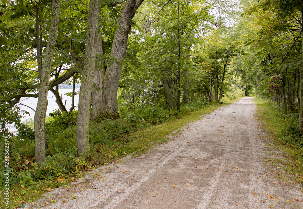 Fototapeta premium Vélo route entre Plaisance et Thurso