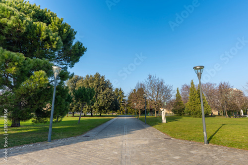 Wallpaper Mural Parque de La Ciudadela (Navarra, Pamplona - España). Torontodigital.ca