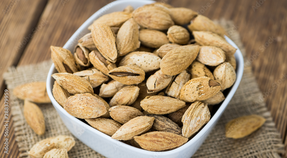 Roasted and salted Almonds (with shell) Roasted and salted Almonds (with shell)