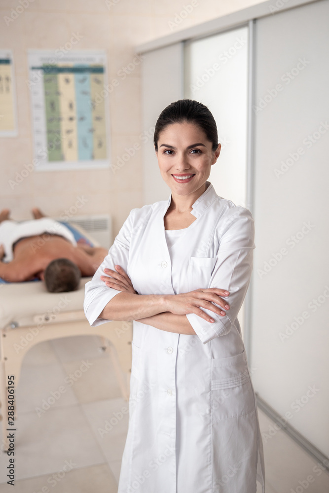 Pretty female medict i staying in room Pretty female medict i staying in room