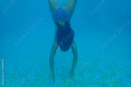 EN LA PISCINA