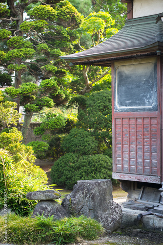 古い日本の民家と庭