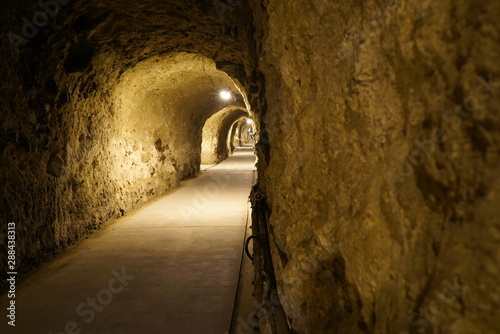 地下　洞窟　酒蔵